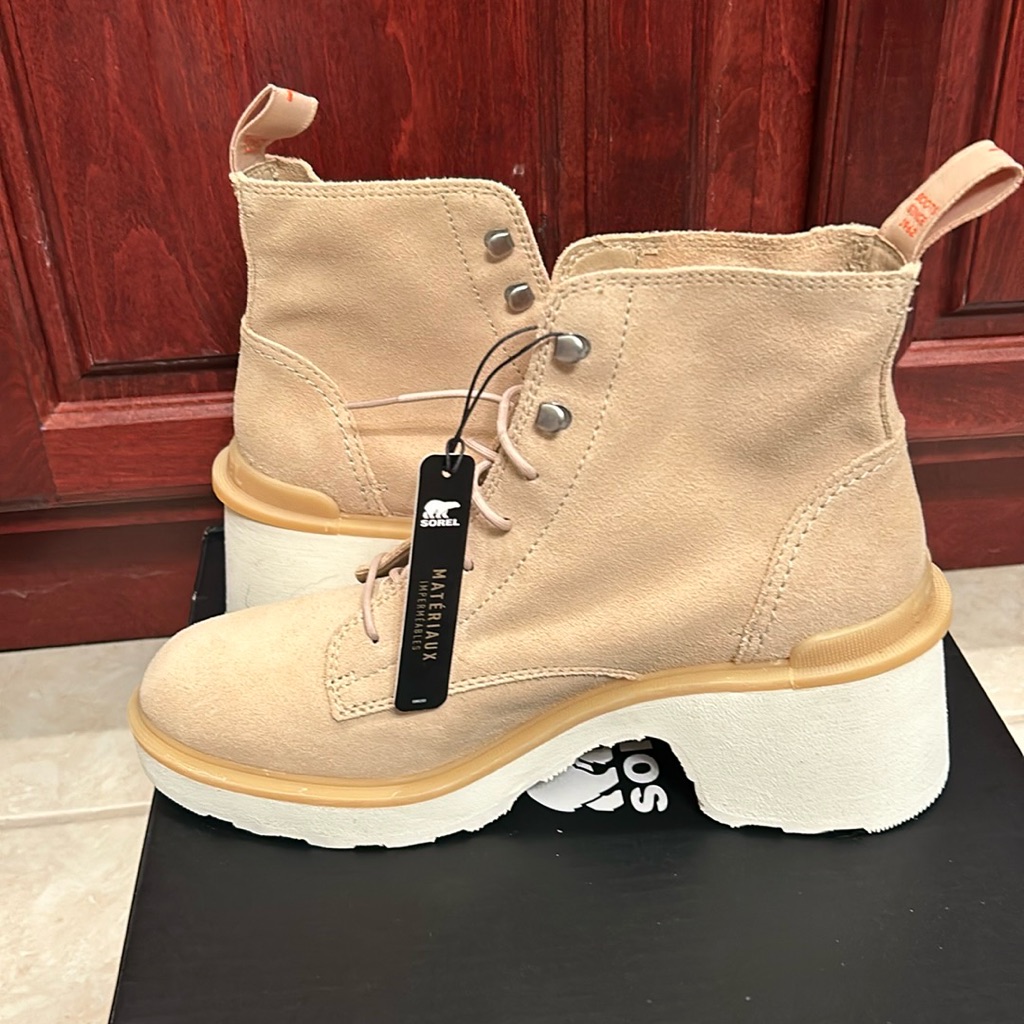Sorel Hi Line Lace Boots Size 8-New